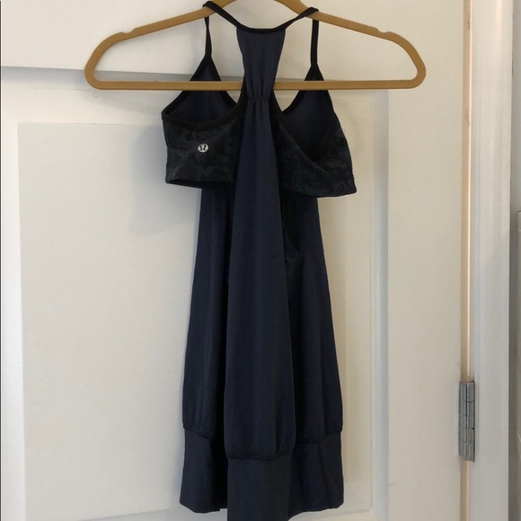Lululemon no limits tank size 4 - Picture 2 of 3